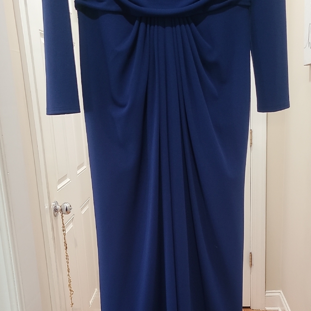 Elegant Blue Long Sleeve Formal Dress - Picture 4 of 4